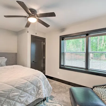 Stylish Atlanta Retreat Less Than 7 Mi To Midtown!